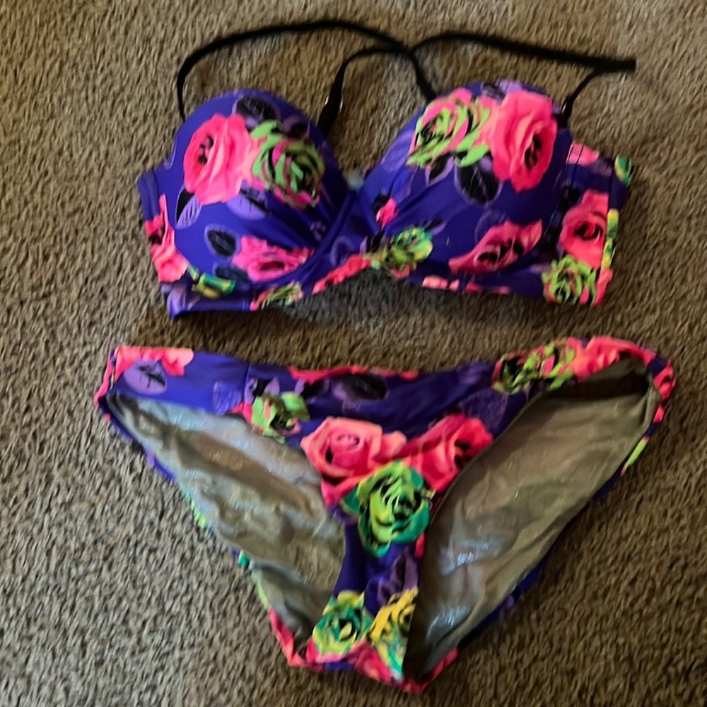 Betsey Johnson Rose Two Piece Bathing Suit Bikini Size M Preowned